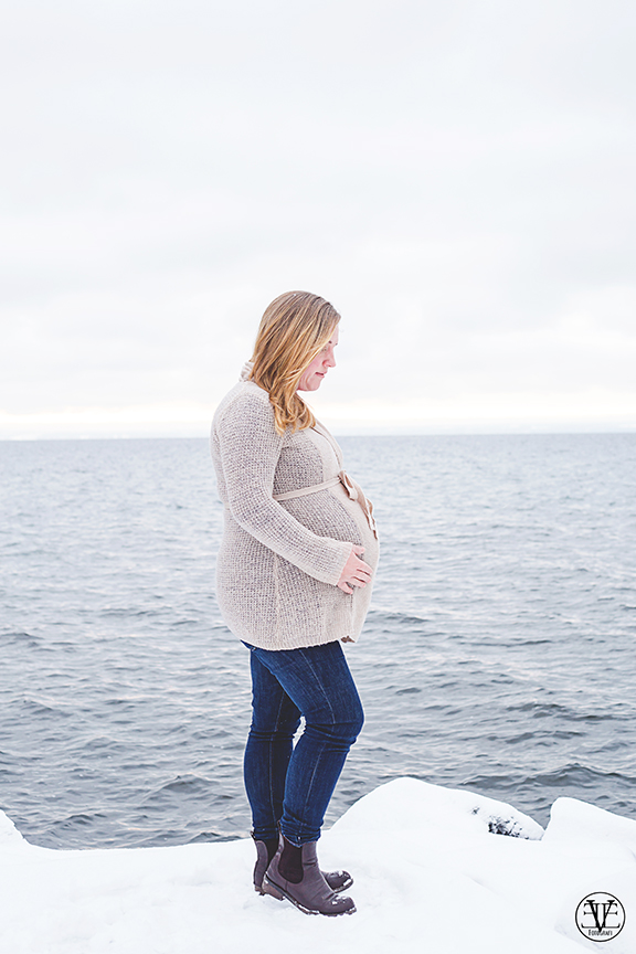 porträtt av gravid, Fotograf Evelina Eklund Hassel i Jönköping och Karlstad